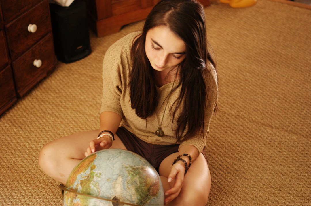 girl-and-globe-lg